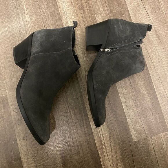 Dolce Vista Gray Suede Ankle boots, size 11 - Picture 2 of 7